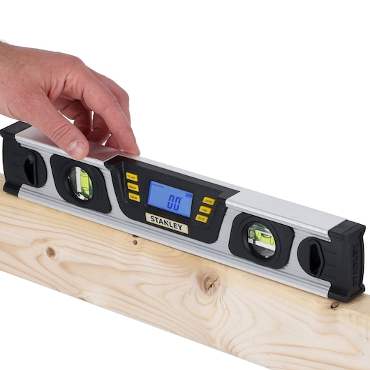 POZIOMICA STANLEY® FATMAX® z ELEKTRONICZNYM ODCZYTEM